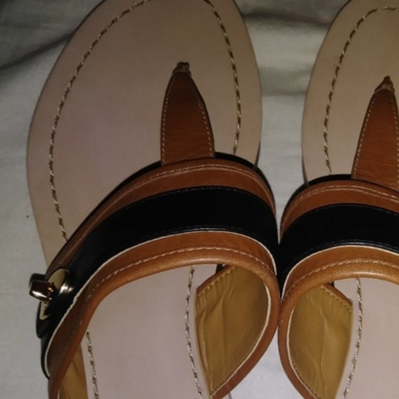 **SOLD** Coach | Eileen Sandals - Picture 2 of 5